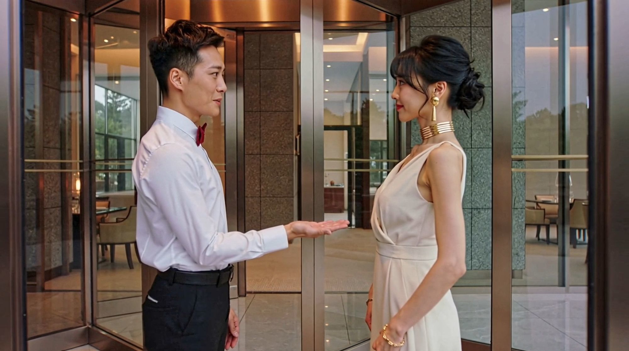 妄想18 レストランでお嬢様の開脚を給仕がお手伝い AI生成動画 - サンプル画像 1