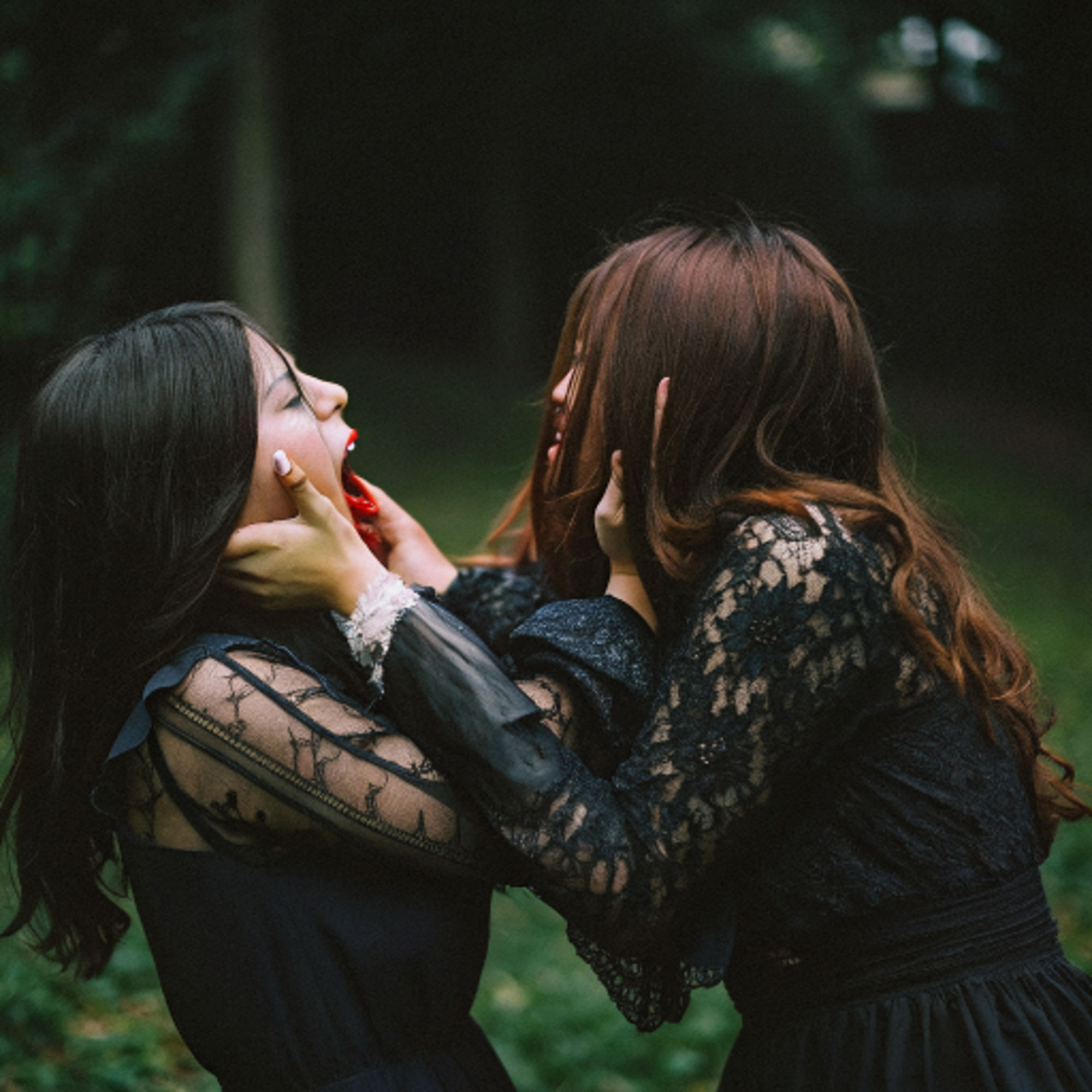 女同士の喧嘩は美しい キャットファイト Catfight レズビアン レズビアンバトル 百合 AI写真集、AI動画集  2 - サンプル画像 3