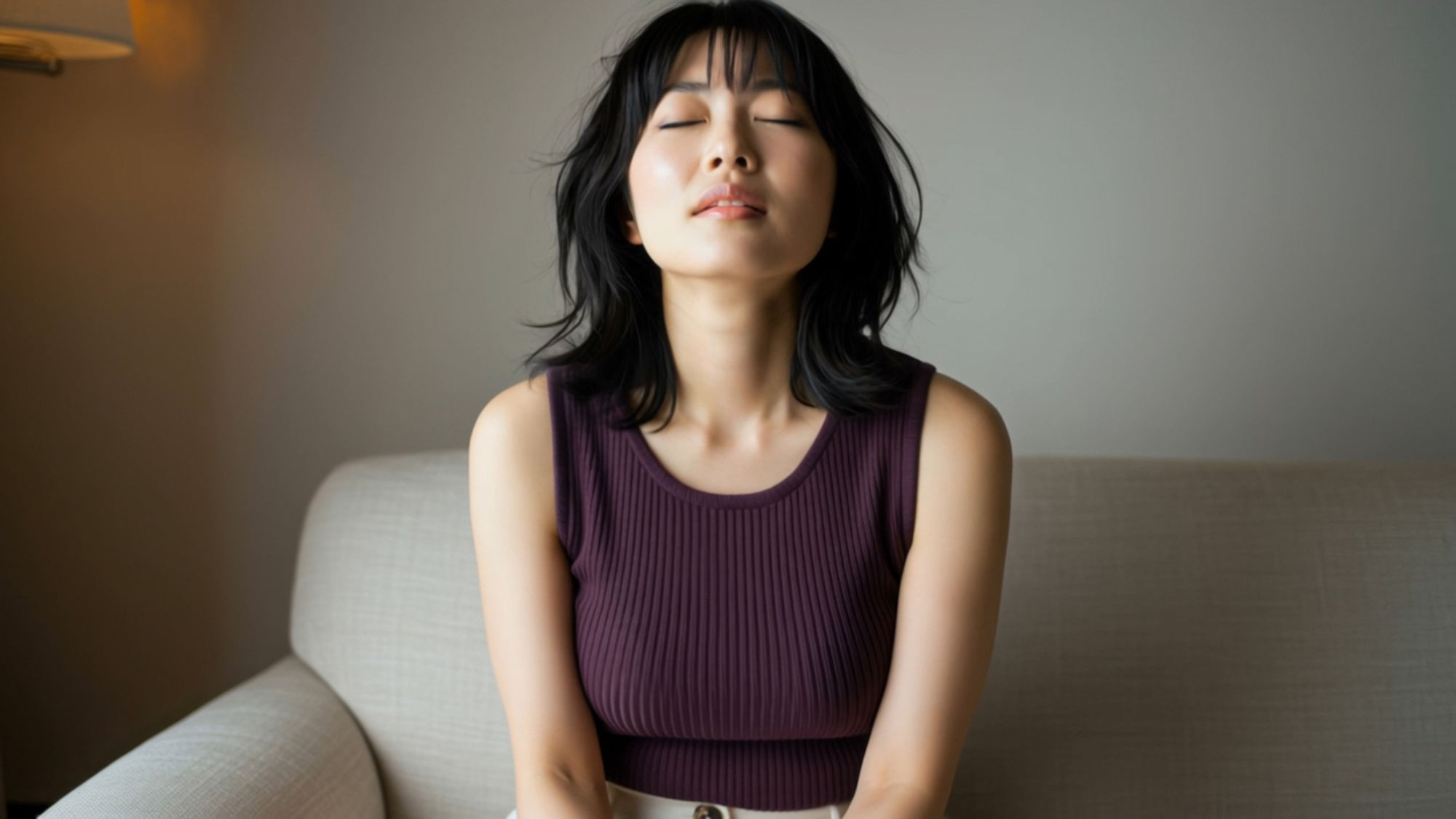 人妻が夜は寂しく一人で... - サンプル画像 1