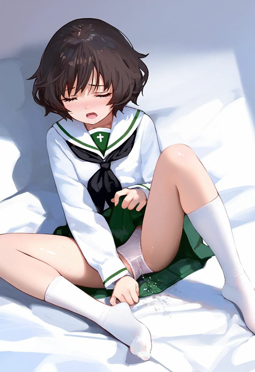 秋山優花里 大量ぱんつ - サンプル画像 8