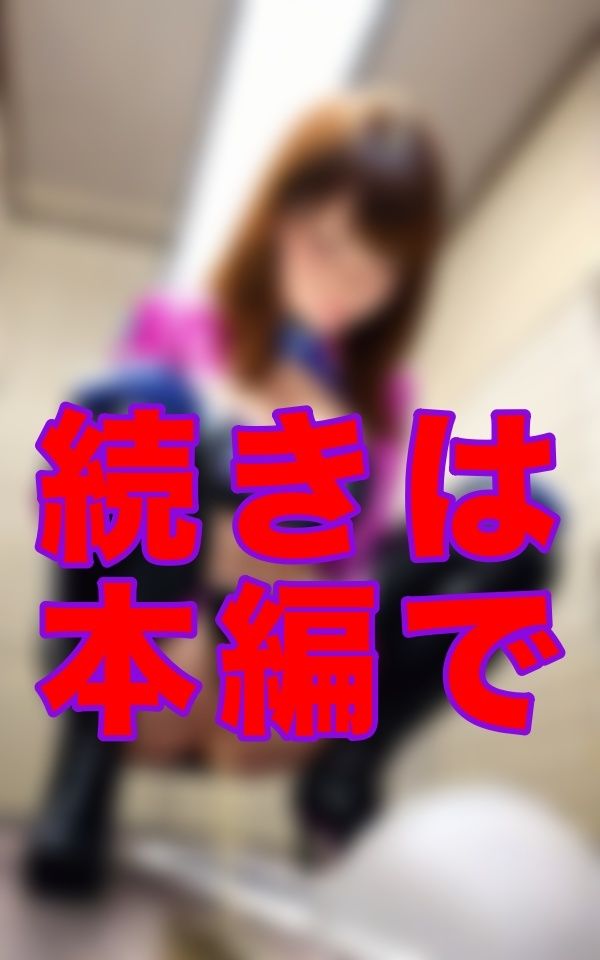 レースの合間、仮設トイレでレンズが捉えた、もうひとつの本番。彼女の音も響いていた──裏ピットに響く放尿盗撮 - サンプル画像 1