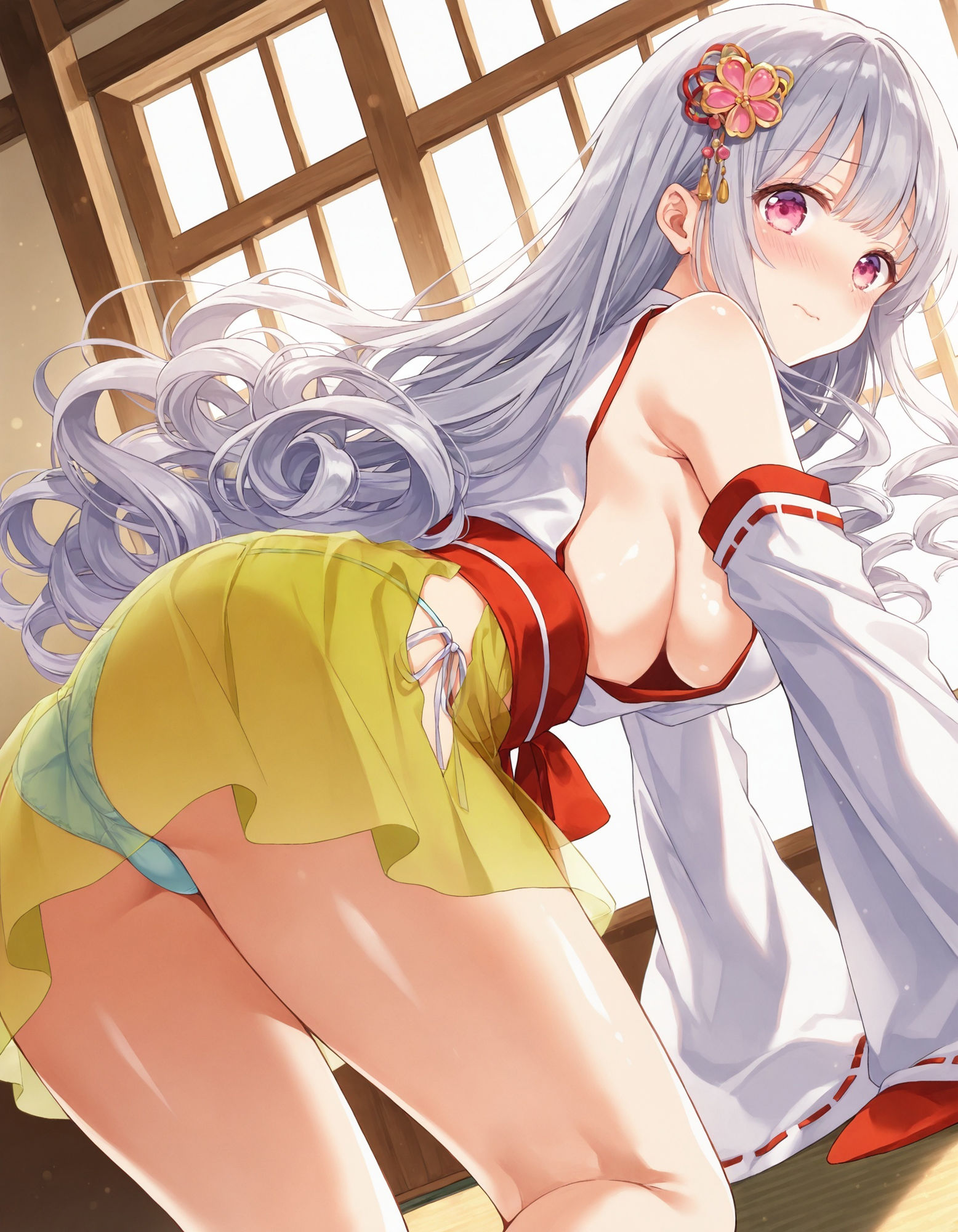 巫女コスで四つん這いパンチラ - サンプル画像 2