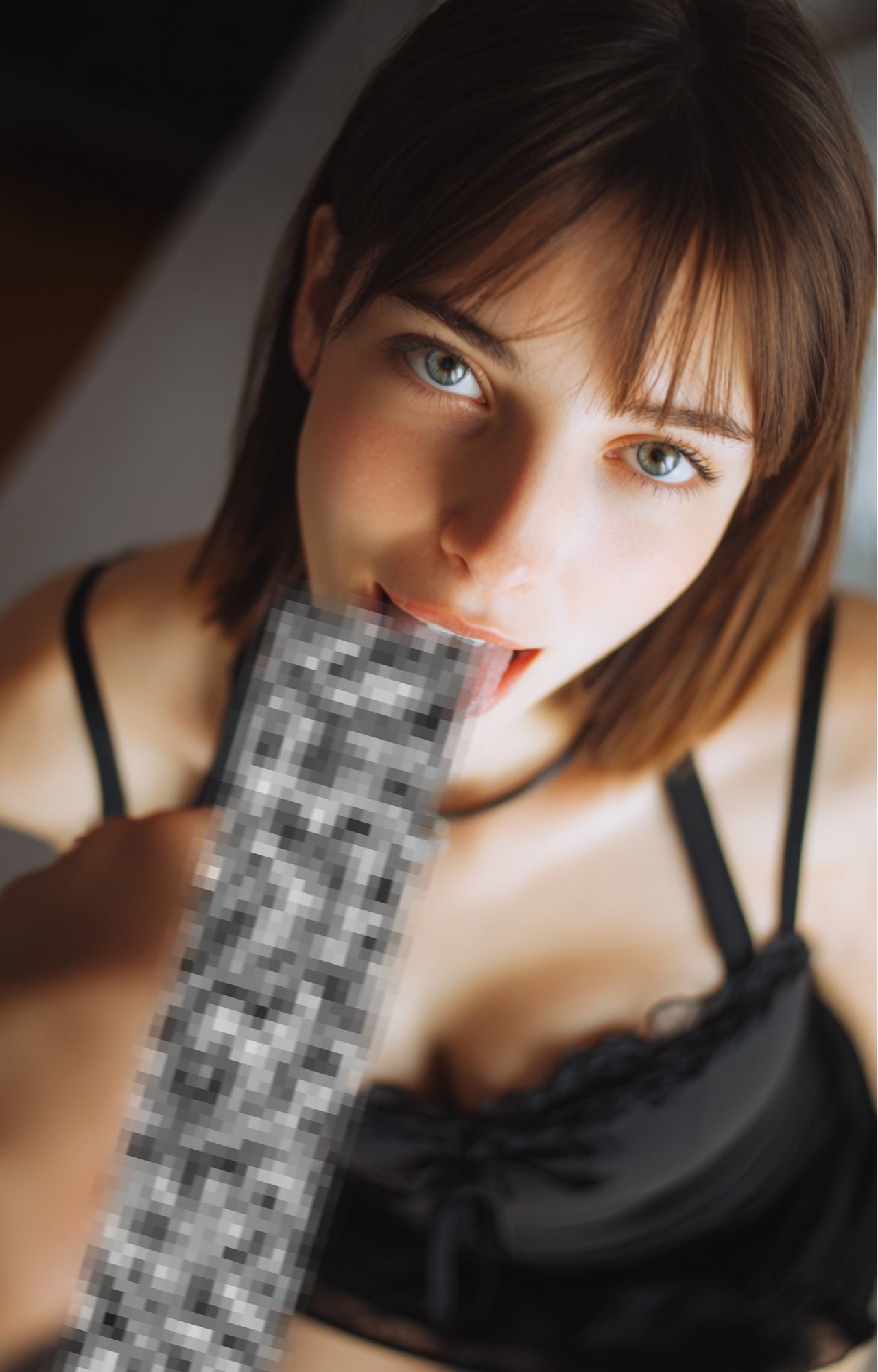 ロシア美女のフェラ顔 - サンプル画像 1