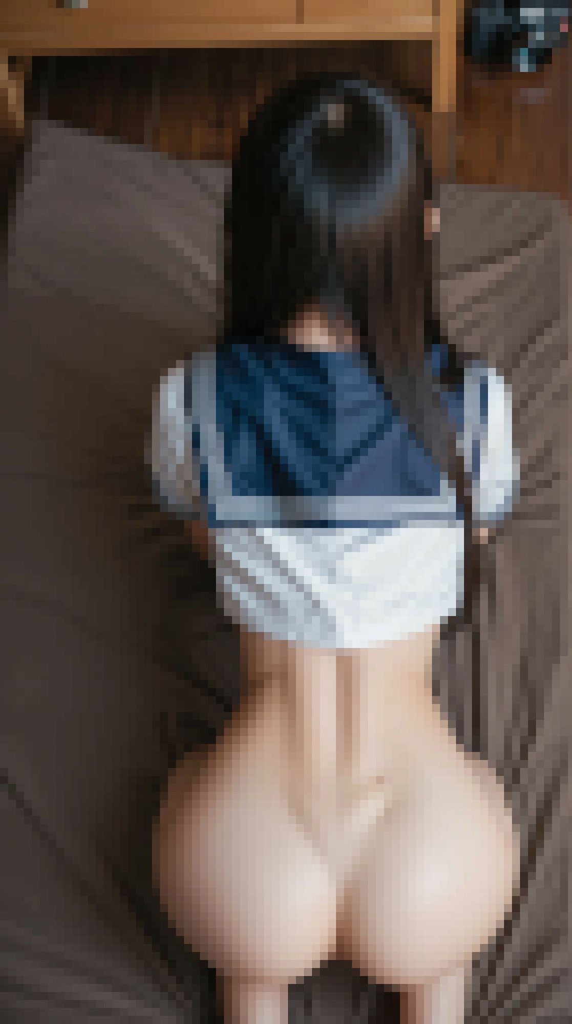 制服コスプレイヤー四つん這いの尻 - サンプル画像 5