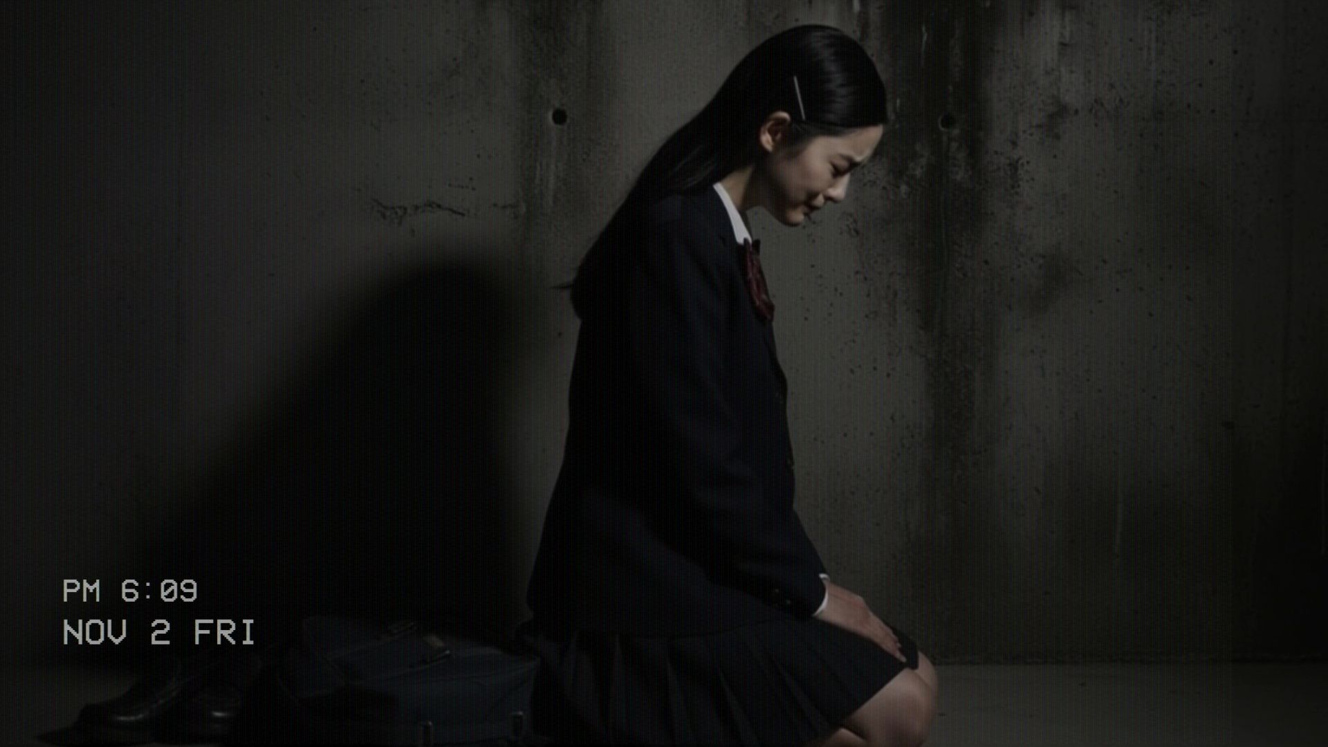 万引き女子校生のお仕置き謝罪動画 13 - サンプル画像 4