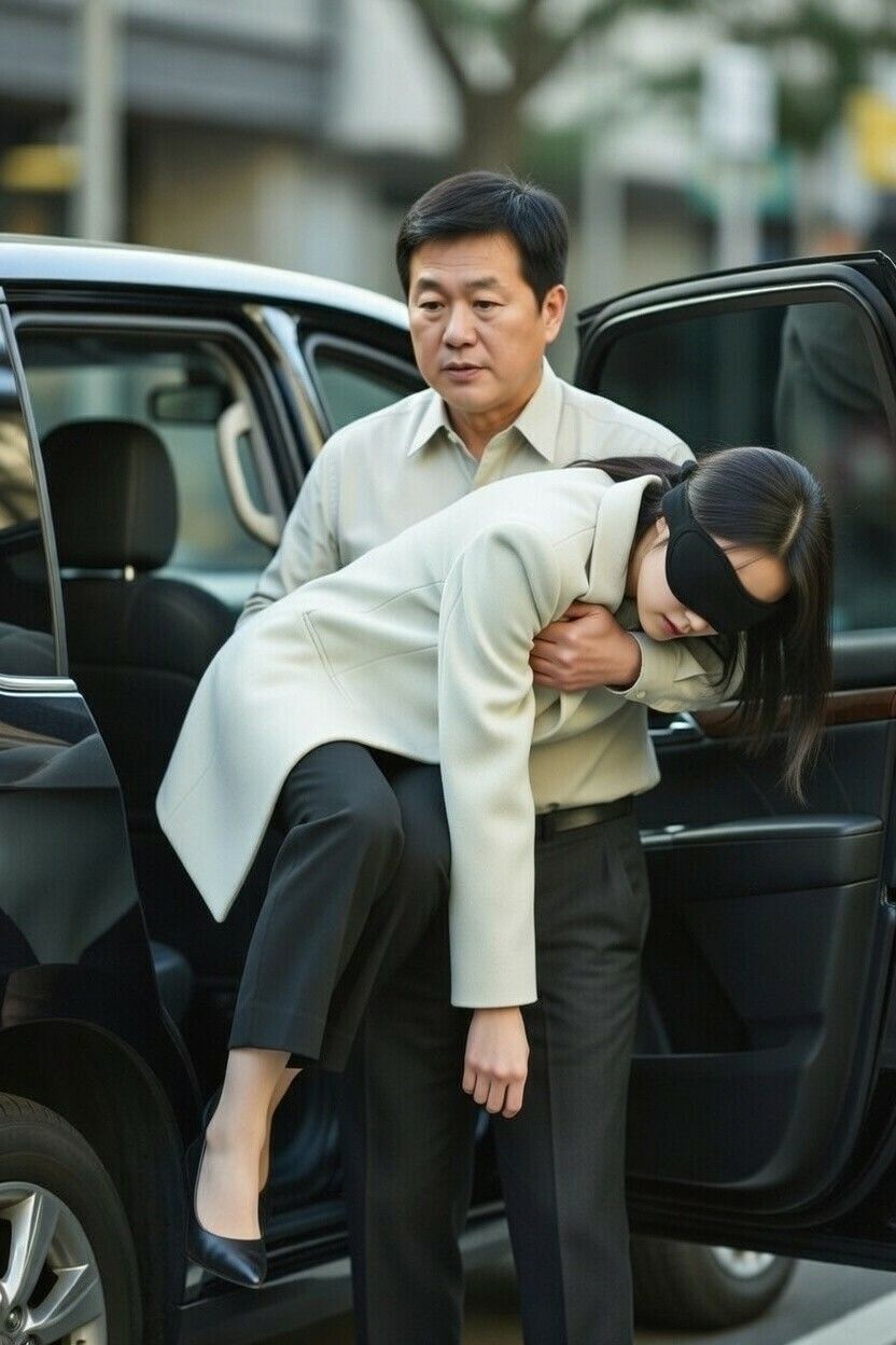 【AI生成】性犯罪者再犯防止法 〜無作為拉致されたピチピチ美女が刑務所で数十人輪●30日間〜 - サンプル画像 4