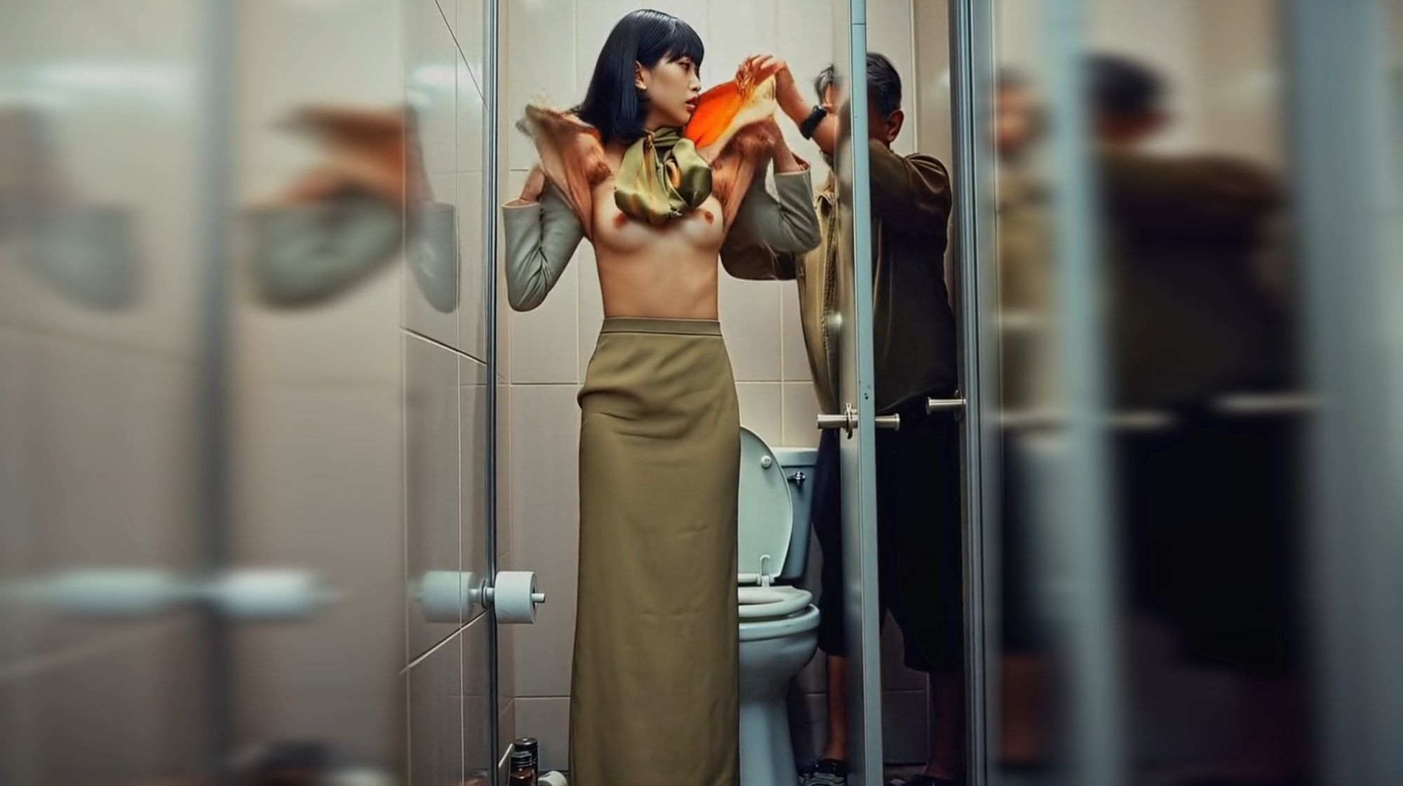 妄想13 CA トイレに潜む危険 AI生成動画 - サンプル画像 3