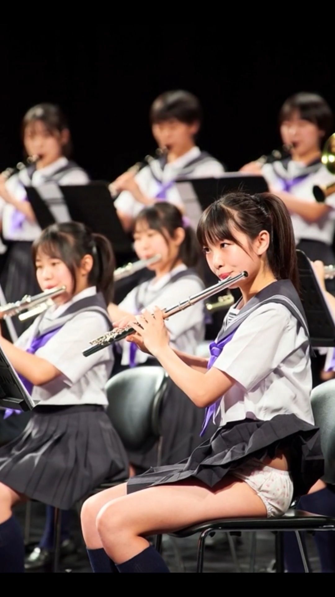 JK ローアングルカメラ 盗撮 パンチラ 逆さ撮り 階段 ブラチラ 女子学生 制服 かわいい - サンプル画像 3