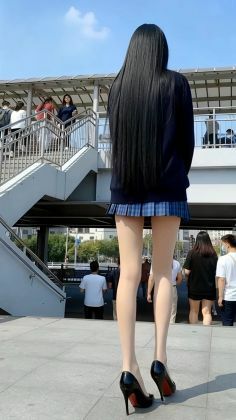 超スレンダー美脚モデルのリアル歩行｜後ろ姿フェチ - サンプル画像 2