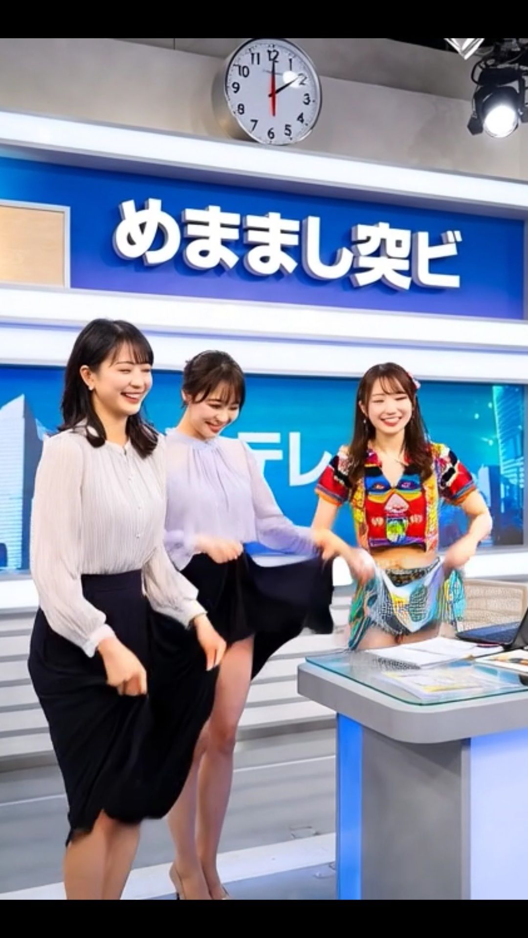 はたらく女性 OL ハプニング 新入社員 盗撮 パンチラ ブラチラ パンティ 職場 ナース 歯科助手 スチュワーデス - サンプル画像 10