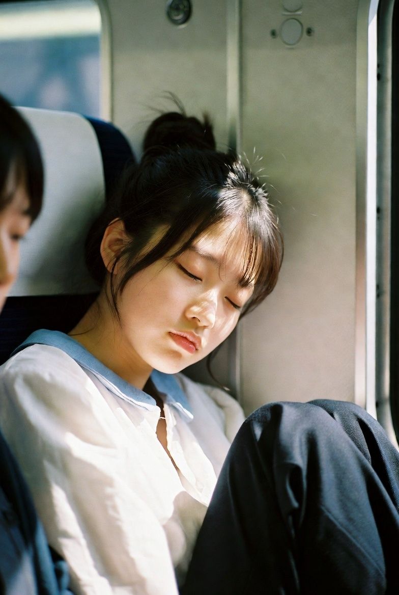 卒業したい女子大生 - サンプル画像 1