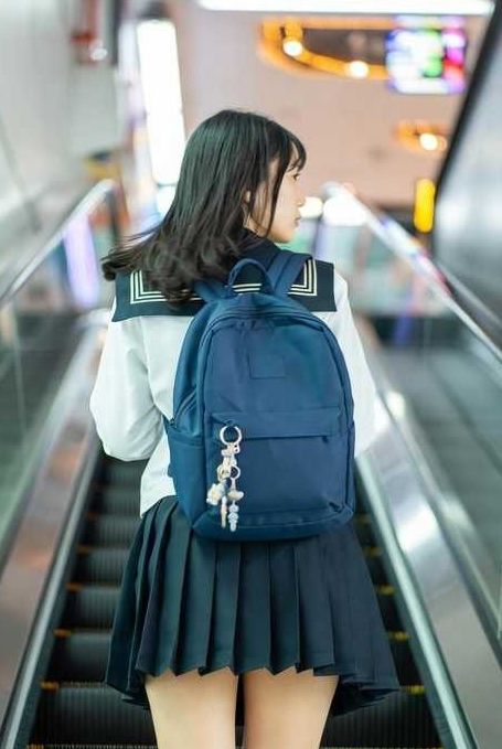 盗撮風動画 vol.6 女子校生エスカレーター編 - サンプル画像 4