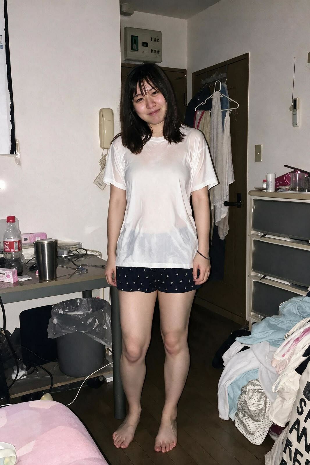 【個人撮影・流出】一人暮らしのみさき（24）｜彼氏にも見せたことない、部屋での無防備な’素’ - サンプル画像 2
