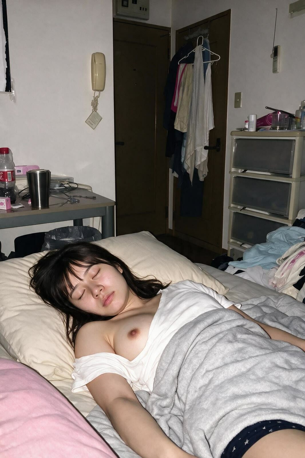 【個人撮影・流出】一人暮らしのみさき（24）｜彼氏にも見せたことない、部屋での無防備な’素’ - サンプル画像 6