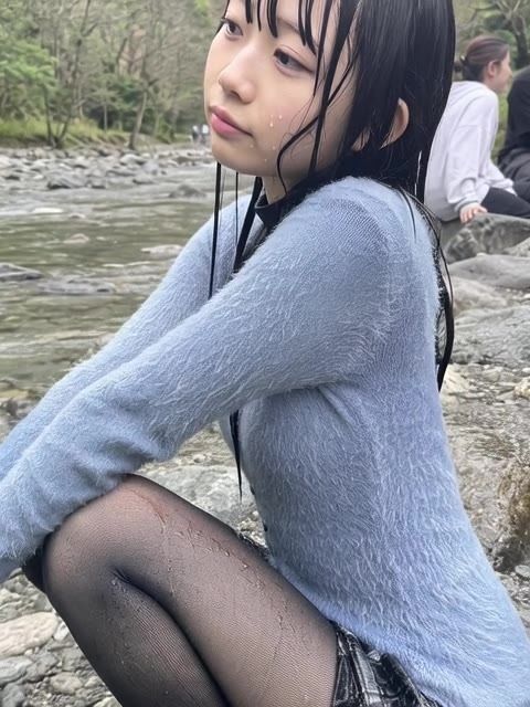 【AI動画259本】着衣ずぶ濡れ WET COLLECTION Vol.2｜池・川で全身びしょ濡れ - サンプル画像 8