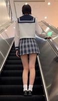 ［AI動画・スマホ特化］ エスカレータで見かけた可愛い子…やることやってるんだ…〇K編 - サンプル画像 4