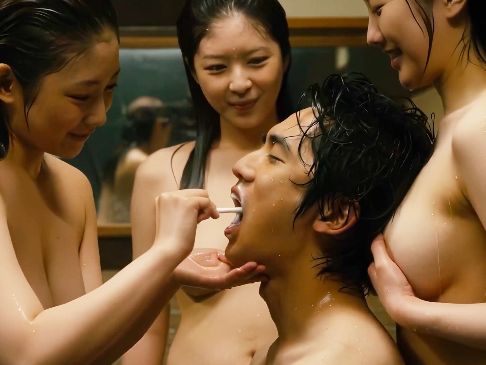 ボクだけの女湯ハーレム【実写系動画】 - サンプル画像 3