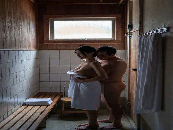 混浴温泉の人妻 分岐 脱衣所編